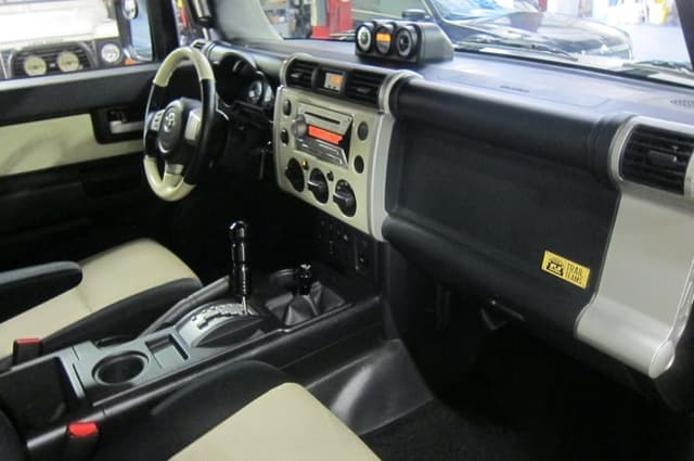 2010 Toyota Fj Cruiser JDM car for sale — photo 19 of 25