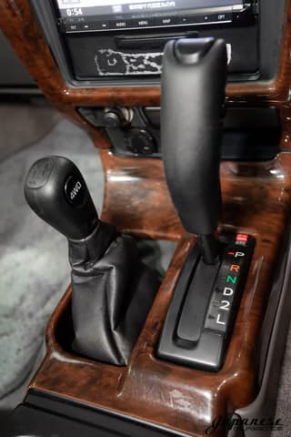 2000 Toyota Hilux Surf JDM car for sale — photo 10 of 25