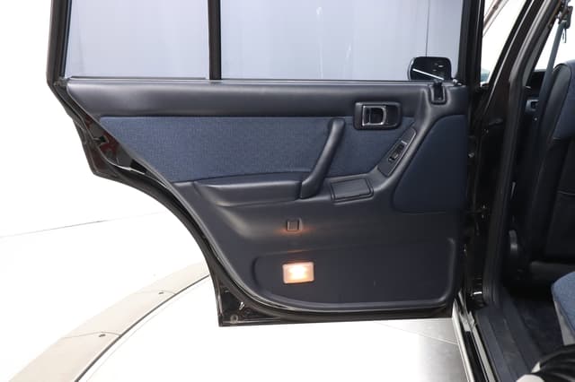 1995 Toyota Crown JDM car for sale — photo 23 of 25