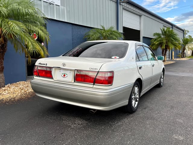 1999 Toyota Crown JDM car for sale — photo 7 of 21