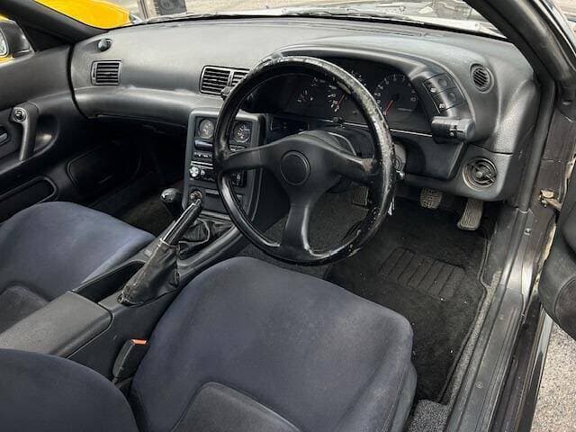 1992 Nissan Skyline JDM car for sale — photo 3 of 12