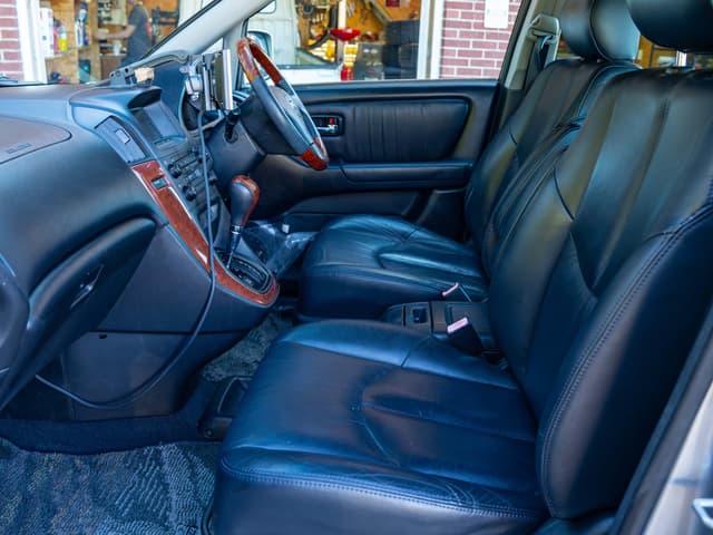 2001 Toyota Harrier JDM car for sale — photo 13 of 18