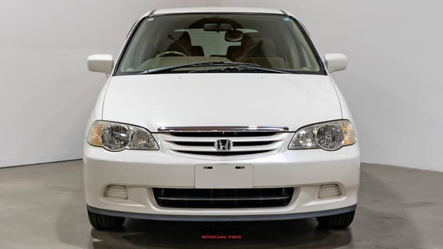 2000 Honda Odyssey JDM car for sale — photo 2 of 25