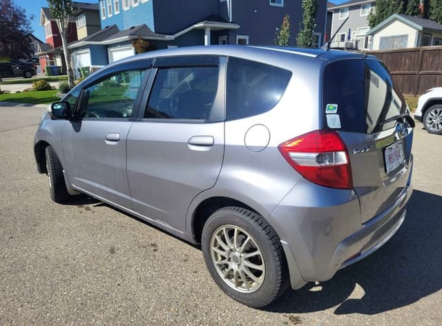 2011 Honda Fit JDM car for sale — photo 4 of 9
