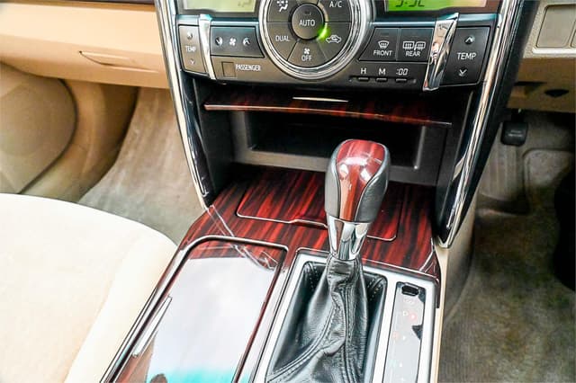 2011 Toyota Mark X JDM car for sale — photo 21 of 25