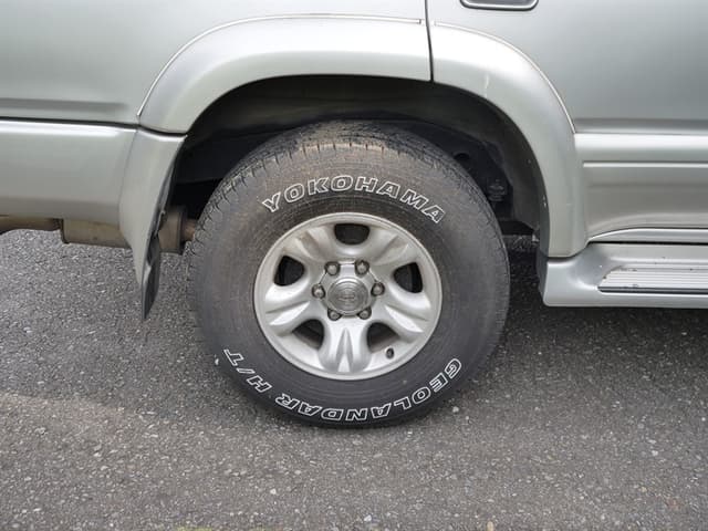 2001 Toyota Hilux Surf JDM car for sale — photo 16 of 25