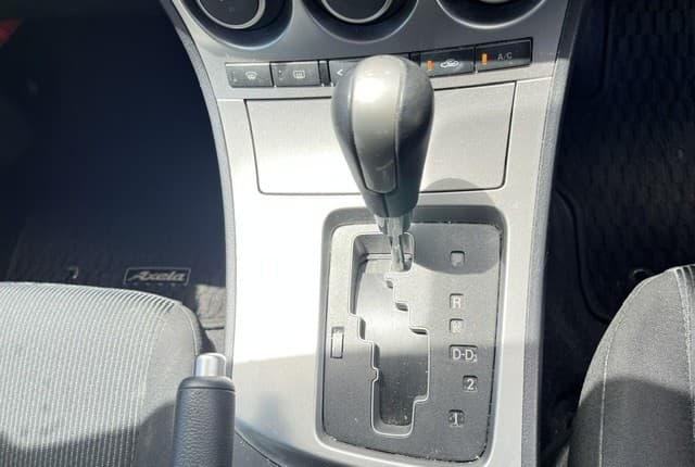 2011 Mazda Axela JDM car for sale — photo 17 of 25