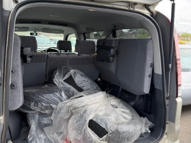 2005 Honda Stepwagon JDM car for sale — photo 6 of 8