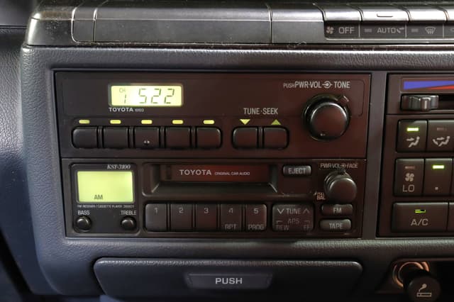 1995 Toyota Crown JDM car for sale — photo 11 of 25