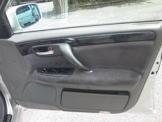 2000 Toyota Crown JDM car for sale — photo 13 of 23