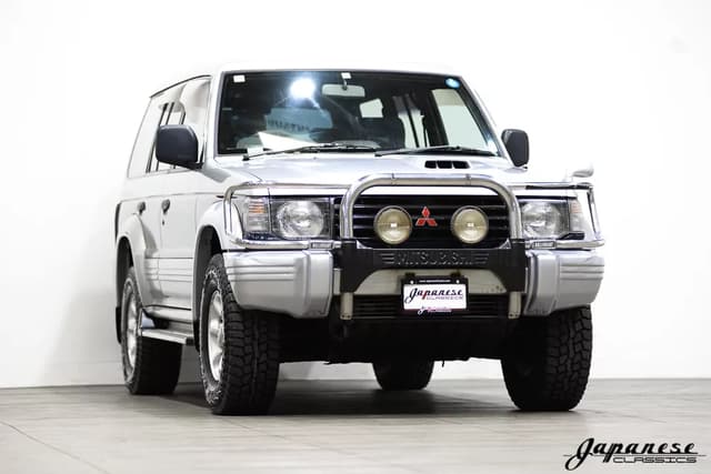 1996 Mitsubishi Pajero JDM car for sale — photo 3 of 25