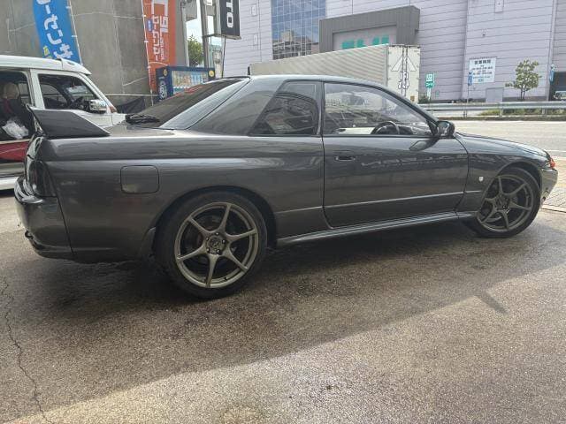 1992 Nissan Skyline JDM car for sale — photo 4 of 20