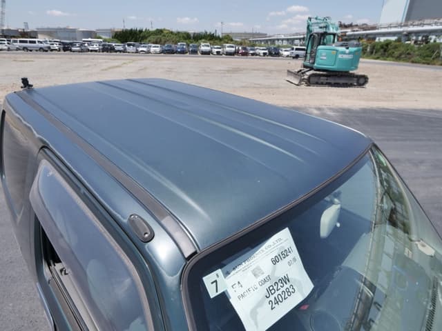 2001 Suzuki Jimny JDM car for sale — photo 14 of 25