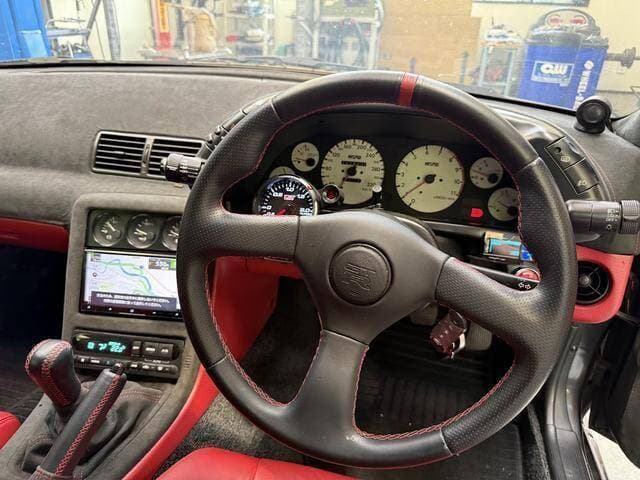 1992 Nissan Skyline JDM car for sale — photo 16 of 19