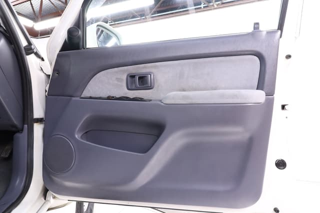 1999 Toyota Hilux Surf JDM car for sale — photo 22 of 25