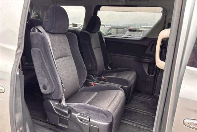 2009 Toyota Alphard JDM car for sale — photo 19 of 25