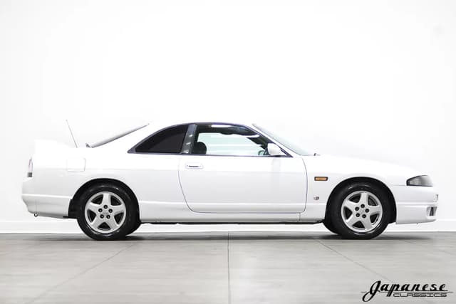1995 Nissan Skyline JDM car for sale — photo 4 of 25