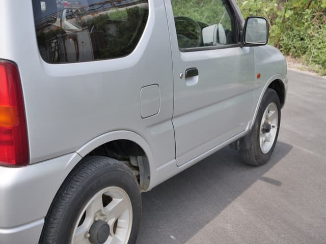 1999 Suzuki Jimny JDM car for sale — photo 17 of 25