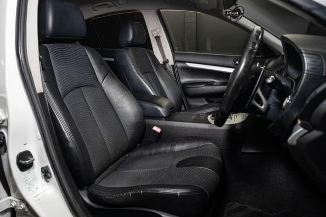 2009 Nissan Skyline JDM car for sale — photo 13 of 15