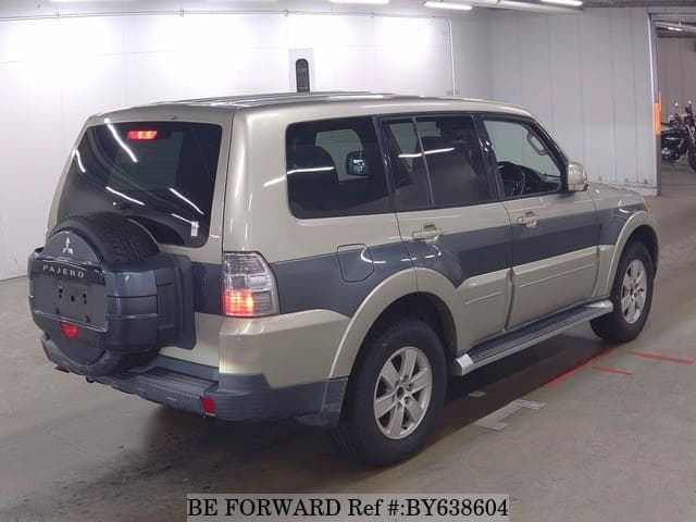 2006 Mitsubishi Pajero JDM car for sale — photo 2 of 6