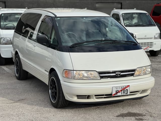 1999 Toyota Estima JDM car for sale — photo 2 of 25