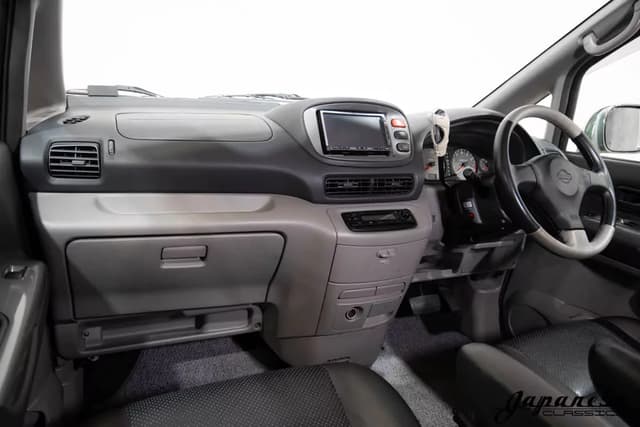 2000 Nissan Serena JDM car for sale — photo 9 of 25