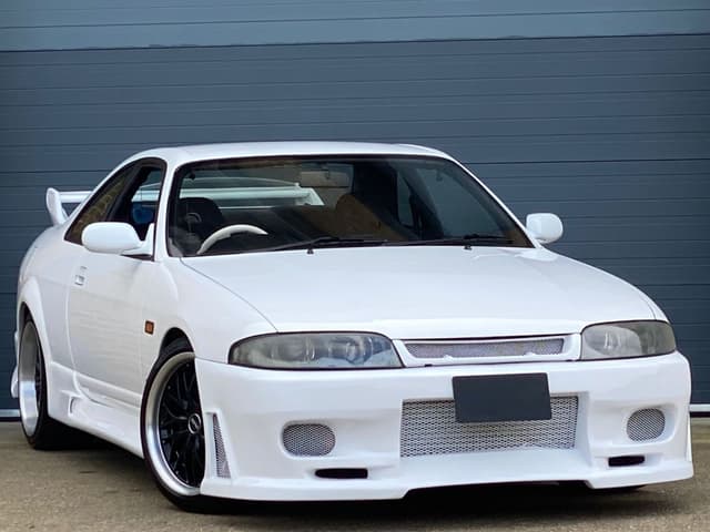 1993 Nissan Skyline JDM car for sale — photo 4 of 25