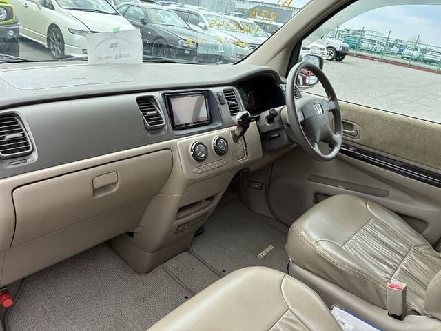 2001 Honda Stepwagon JDM car for sale — photo 3 of 7