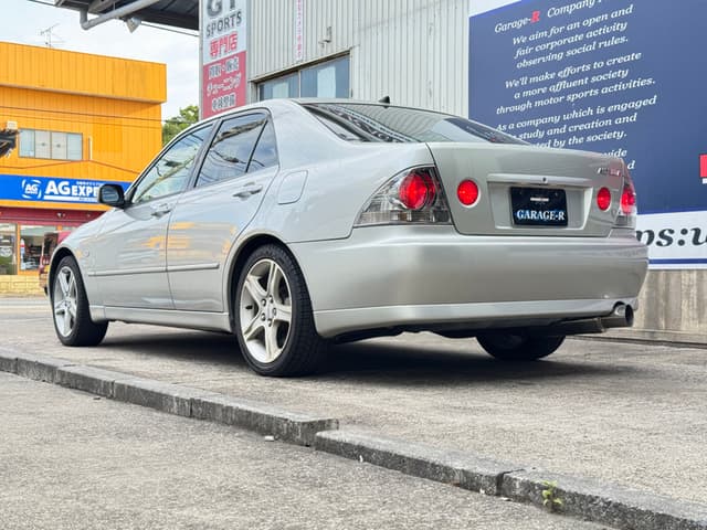 1998 Toyota Altezza JDM car for sale — photo 2 of 25