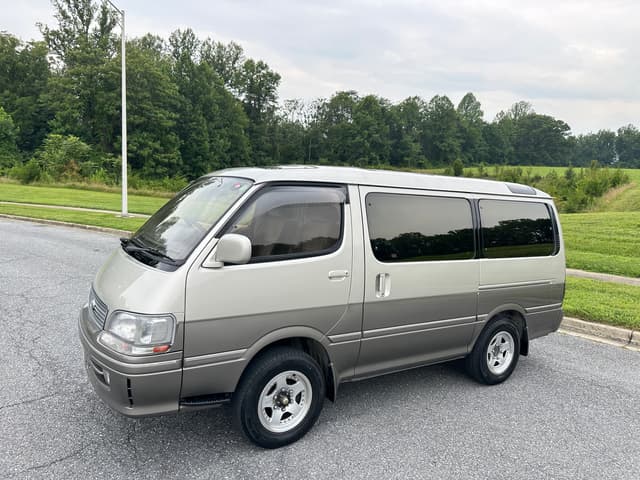 1998 Toyota HiAce JDM car for sale — photo 2 of 20