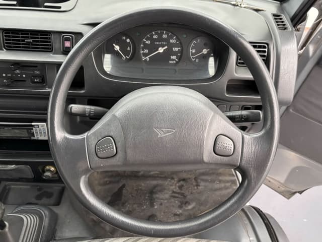 2001 Daihatsu Hijet JDM car for sale — photo 11 of 25