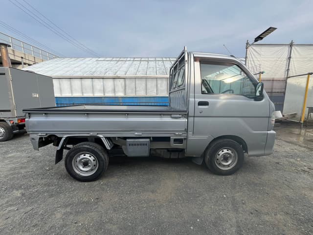 2002 Daihatsu Hijet JDM car for sale — photo 7 of 25
