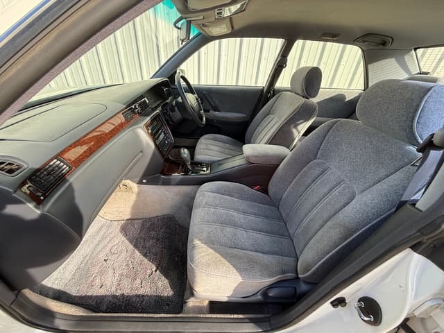 1996 Toyota Crown JDM car for sale — photo 10 of 21