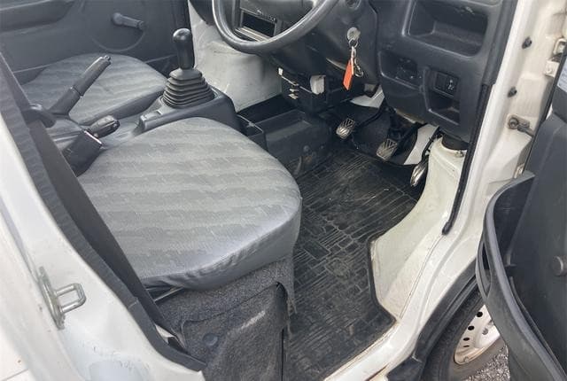 2010 Mazda Scrum JDM car for sale — photo 18 of 25