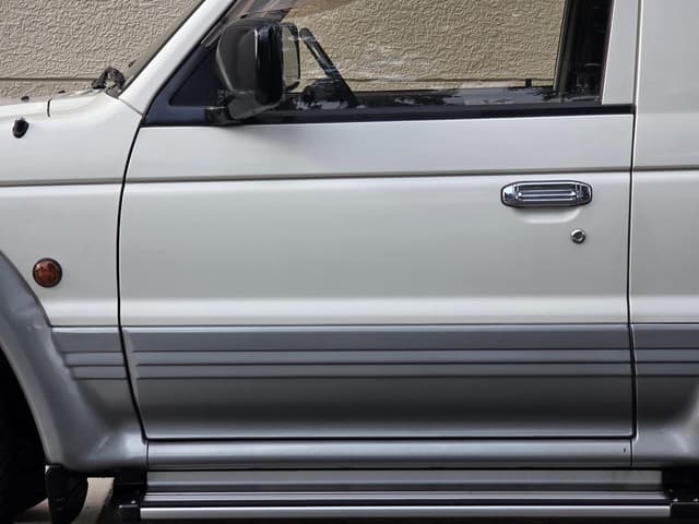 1997 Mitsubishi Pajero JDM car for sale — photo 20 of 25