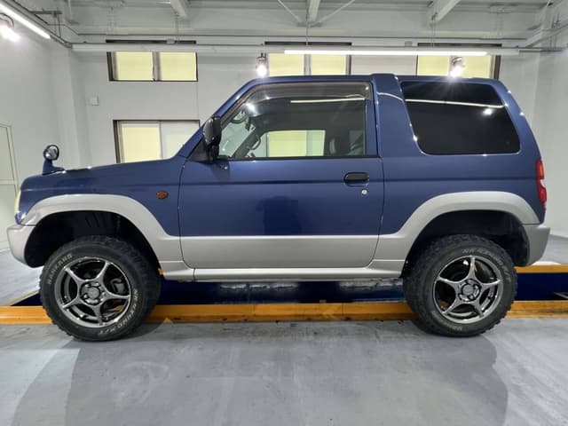1999 Mitsubishi Pajero Mini JDM car for sale — photo 3 of 25