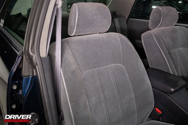 1998 Toyota Crown JDM car for sale — photo 15 of 25