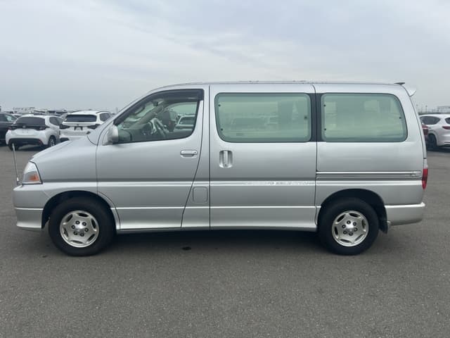 2001 Toyota Grand Hiace JDM car for sale — photo 9 of 25