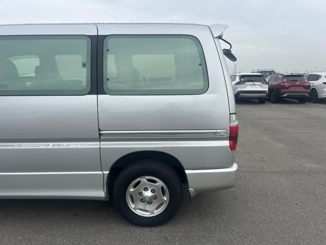 2001 Toyota Grand Hiace JDM car for sale — photo 8 of 25