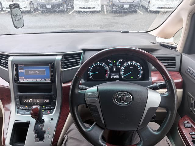 2010 Toyota Alphard JDM car for sale — photo 9 of 18