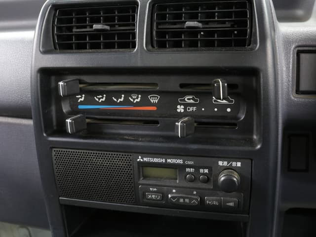 1997 Mitsubishi Minicab JDM car for sale — photo 11 of 25