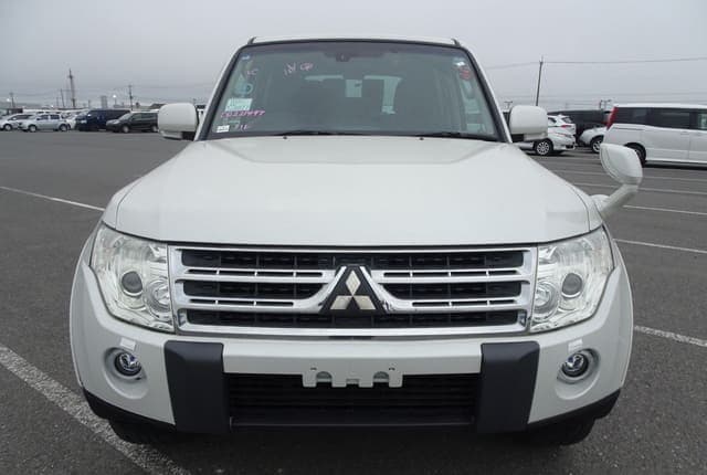 2009 Mitsubishi Pajero JDM car for sale — photo 8 of 25