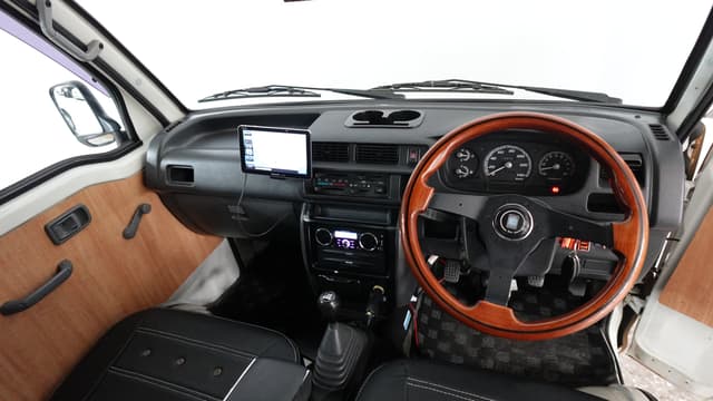 2001 Daihatsu Hijet JDM car for sale — photo 9 of 18