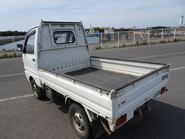 1992 Mitsubishi Minicab JDM car for sale — photo 3 of 10
