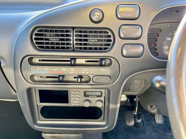 1994 Daihatsu Hijet JDM car for sale — photo 19 of 25