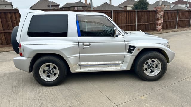 1998 Mitsubishi Pajero JDM car for sale — photo 6 of 25