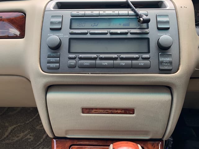 1999 Toyota Crown JDM car for sale — photo 11 of 16