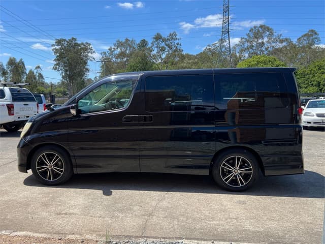 2009 Nissan Elgrand JDM car for sale — photo 10 of 16