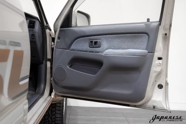 1996 Toyota Hilux Surf JDM car for sale — photo 20 of 25