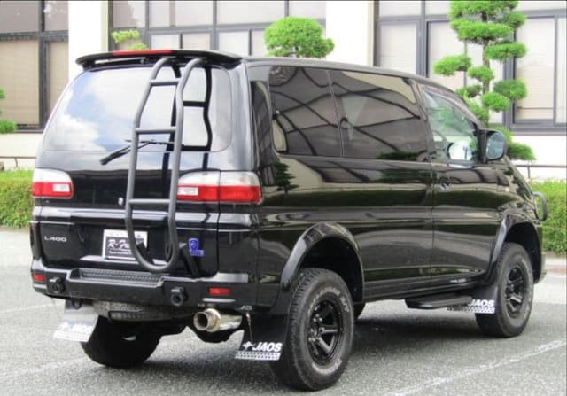 2004 Mitsubishi Delica JDM car for sale — photo 3 of 12